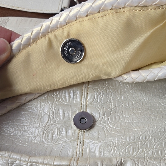 Candie's Cream Crocodile Embossed Fold Over Shoulder Bag Chain Strap Y2K Style - Picture 2 of 9